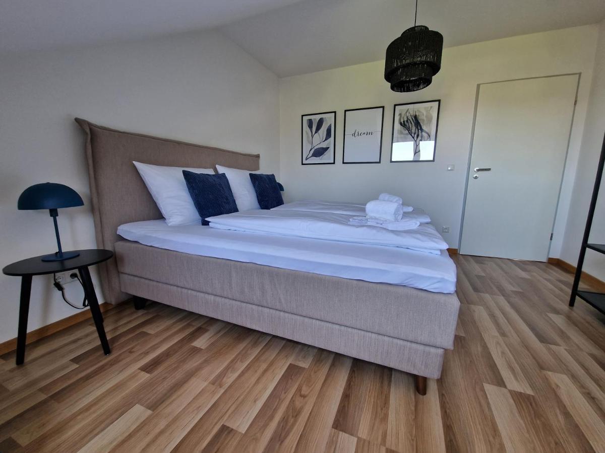 C4s Come4stay - 3-zi Whg I Zentrale Lage I Parkplatz I Balkon I Wifi I Smarttv I 1 Kingsize, 1 Queensize Bett I Office Arbeitsplatz I Wohnbereich Mit Couch Und Essbereich I Voll Ausgestattete Kueche I Nespresso *