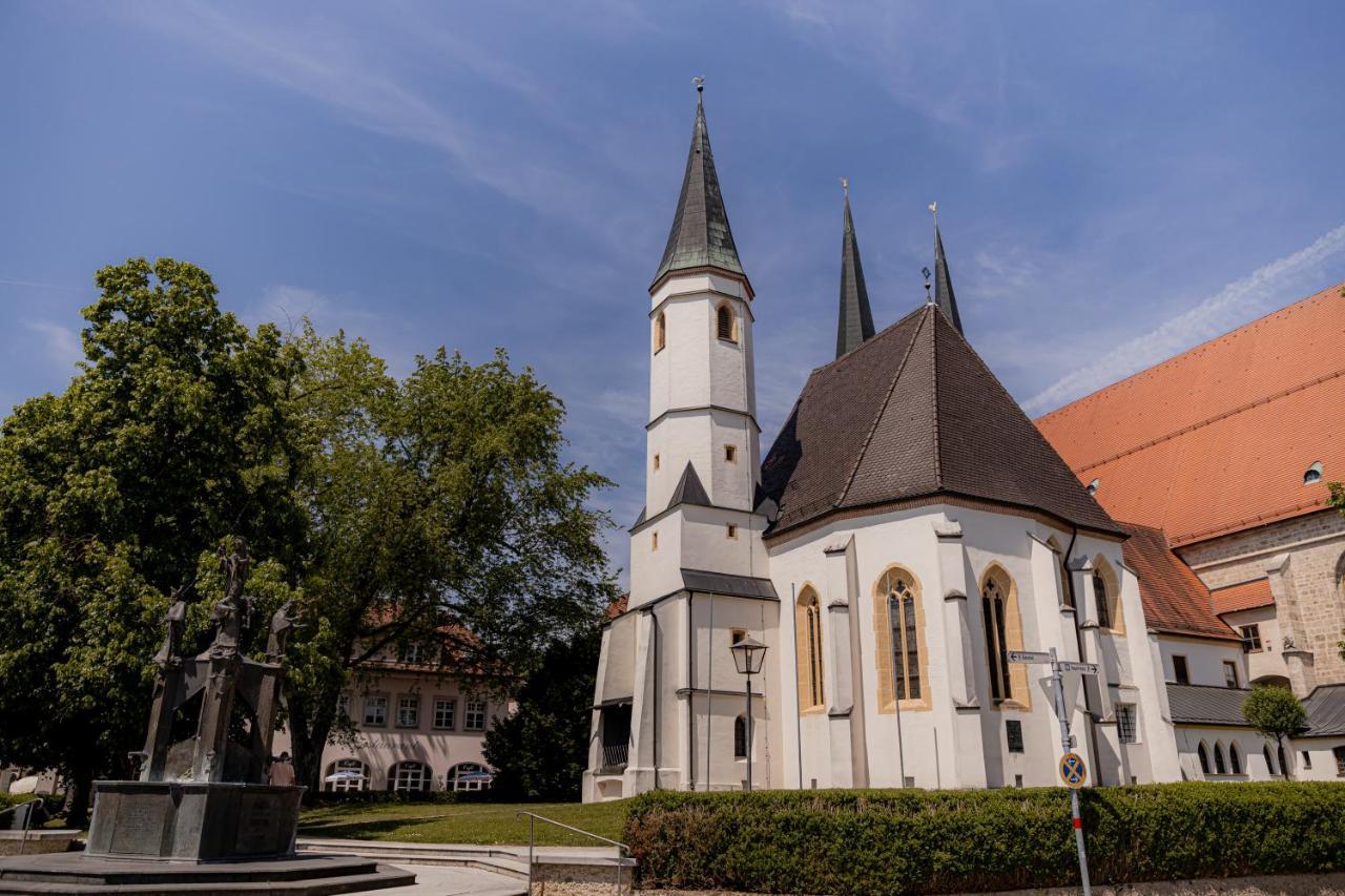 Апартаменты C4s Come4stay - 3-zi Whg I Zentrale Lage I Parkplatz I Balkon I Wifi I Smarttv I 1 Kingsize, 1 Queensize Bett I Office Arbeitsplatz I Wohnbereich Mit Couch Und Essbereich I Voll Ausgestattete Kueche I Nespresso *
