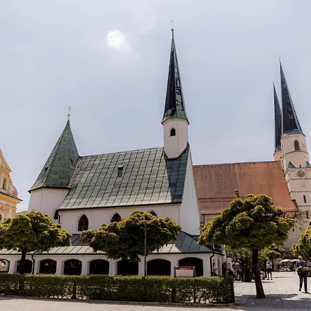 C4S Come4Stay Altoetting - 3-Zi Whg I Zentrale Lage I Parkplatz I Balkon I Wifi I Smarttv I 1 Kingsize, 1 Queensize Bett I Office Arbeitsplatz I Wohnbereich Mit Couch Und Essbereich I Voll Ausgestattete Kueche I Nespresso Exterior foto