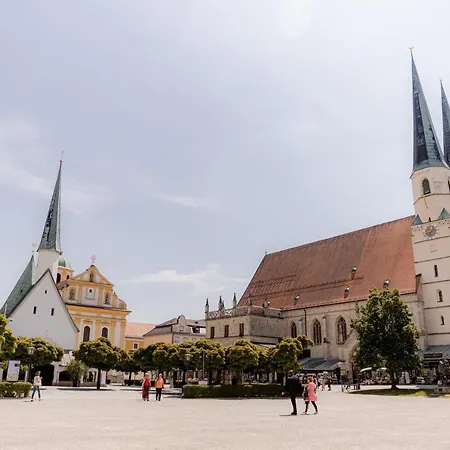C4S Come4Stay Altoetting - 3-Zi Whg I Zentrale Lage I Parkplatz I Balkon I Wifi I Smarttv I 1 Kingsize, 1 Queensize Bett I Office Arbeitsplatz I Wohnbereich Mit Couch Und Essbereich I Voll Ausgestattete Kueche I Nespresso Exterior foto