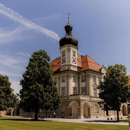 C4S Come4Stay Altoetting - 3-Zi Whg I Zentrale Lage I Parkplatz I Balkon I Wifi I Smarttv I 1 Kingsize, 1 Queensize Bett I Office Arbeitsplatz I Wohnbereich Mit Couch Und Essbereich I Voll Ausgestattete Kueche I Nespresso Exterior foto