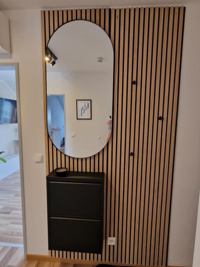 C4s Come4stay - 3-zi Whg I Zentrale Lage I Parkplatz I Balkon I Wifi I Smarttv I 1 Kingsize, 1 Queensize Bett I Office Arbeitsplatz I Wohnbereich Mit Couch Und Essbereich I Voll Ausgestattete Kueche I Nespresso Apartment *