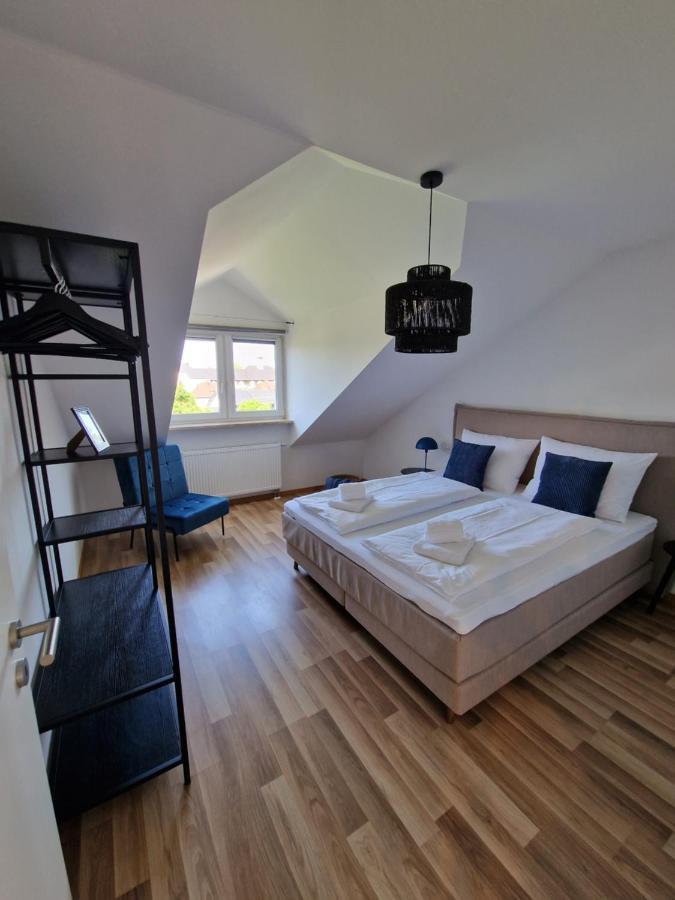 Apartment C4s Come4stay - 3-zi Whg I Zentrale Lage I Parkplatz I Balkon I Wifi I Smarttv I 1 Kingsize, 1 Queensize Bett I Office Arbeitsplatz I Wohnbereich Mit Couch Und Essbereich I Voll Ausgestattete Kueche I Nespresso *