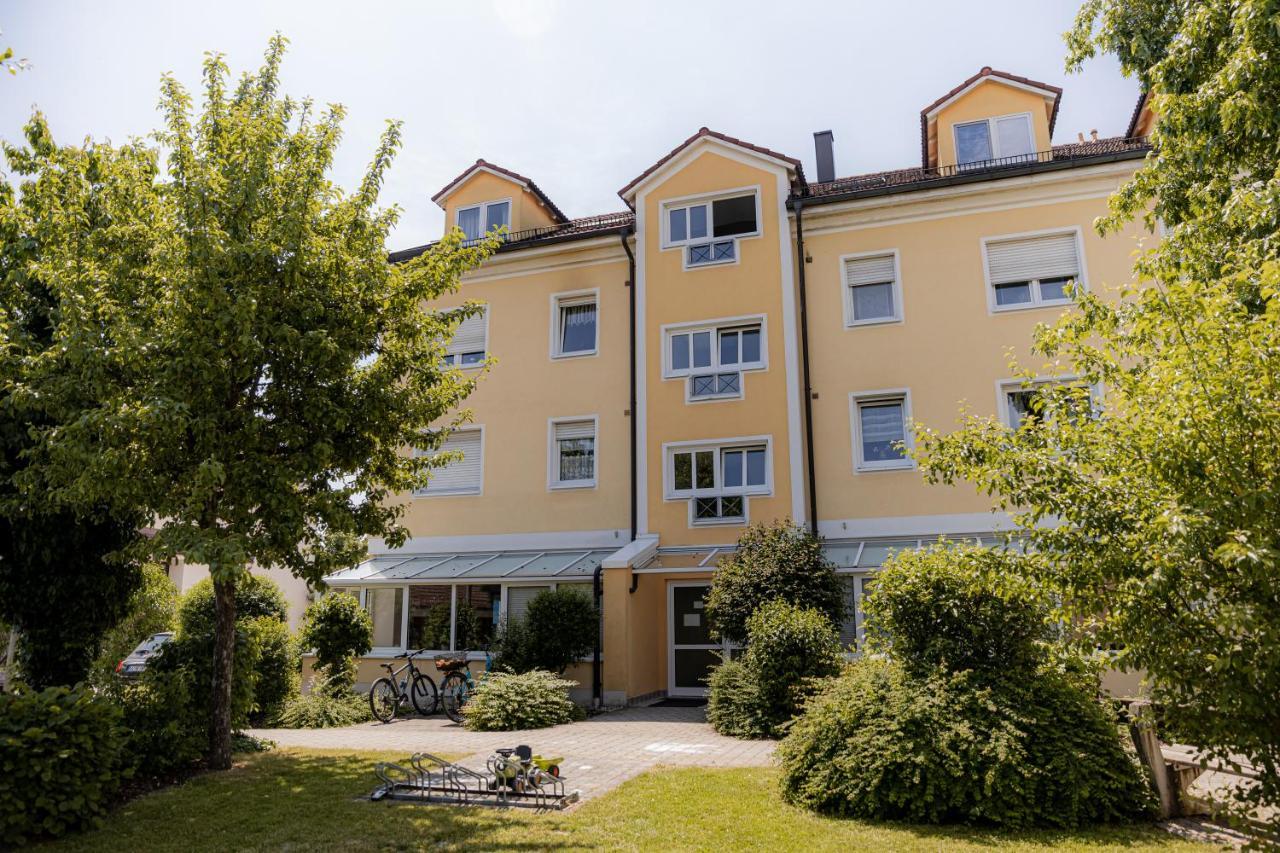 C4s Come4stay - 3-zi Whg I Zentrale Lage I Parkplatz I Balkon I Wifi I Smarttv I 1 Kingsize, 1 Queensize Bett I Office Arbeitsplatz I Wohnbereich Mit Couch Und Essbereich I Voll Ausgestattete Kueche I Nespresso Apartment *