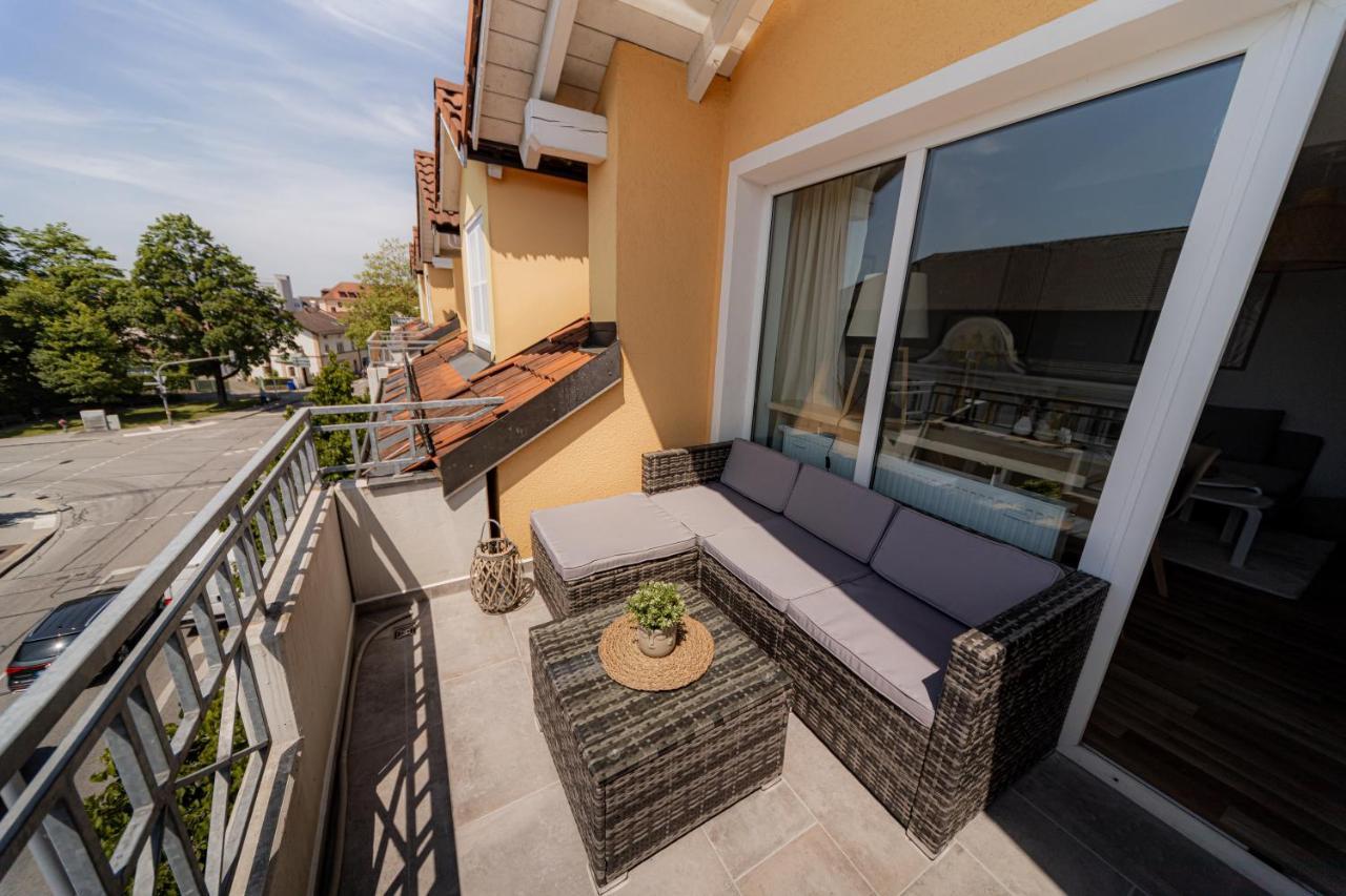 C4s Come4stay - 3-zi Whg I Zentrale Lage I Parkplatz I Balkon I Wifi I Smarttv I 1 Kingsize, 1 Queensize Bett I Office Arbeitsplatz I Wohnbereich Mit Couch Und Essbereich I Voll Ausgestattete Kueche I Nespresso *