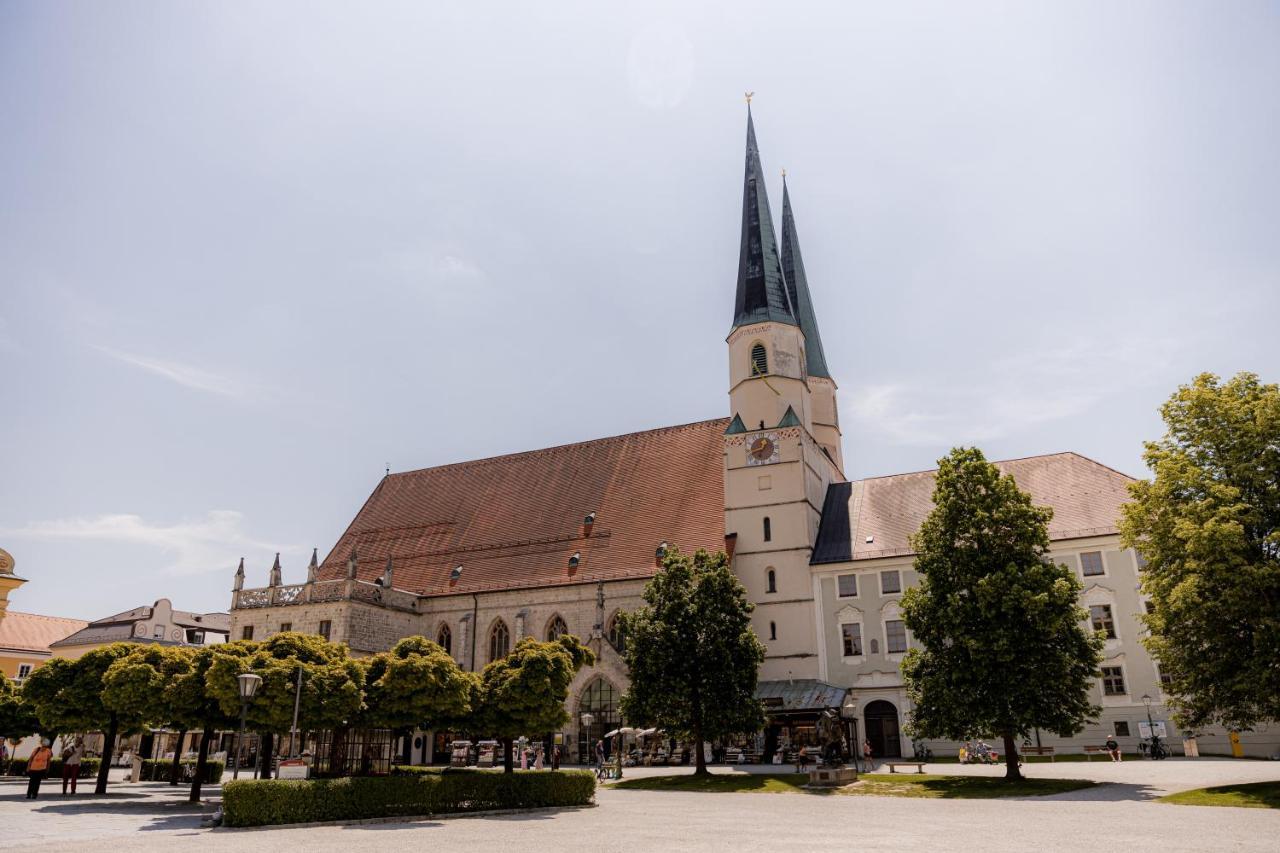 Apartment C4s Come4stay - 3-zi Whg I Zentrale Lage I Parkplatz I Balkon I Wifi I Smarttv I 1 Kingsize, 1 Queensize Bett I Office Arbeitsplatz I Wohnbereich Mit Couch Und Essbereich I Voll Ausgestattete Kueche I Nespresso *