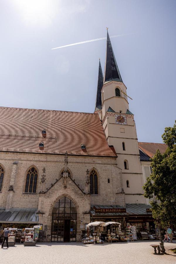 C4s Come4stay - 3-zi Whg I Zentrale Lage I Parkplatz I Balkon I Wifi I Smarttv I 1 Kingsize, 1 Queensize Bett I Office Arbeitsplatz I Wohnbereich Mit Couch Und Essbereich I Voll Ausgestattete Kueche I Nespresso * Altötting